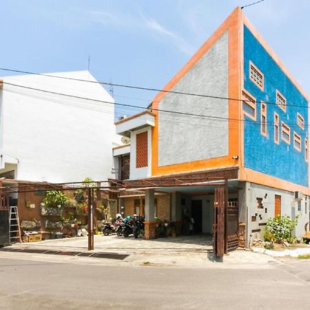 Reddoorz Syariah Near Stadion Manahan Solo 2 Buitenkant foto