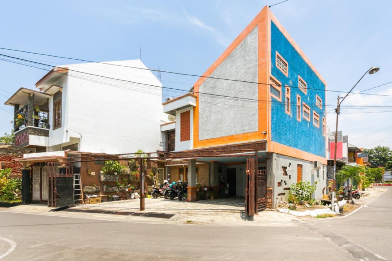 Reddoorz Syariah Near Stadion Manahan Solo 2 Buitenkant foto