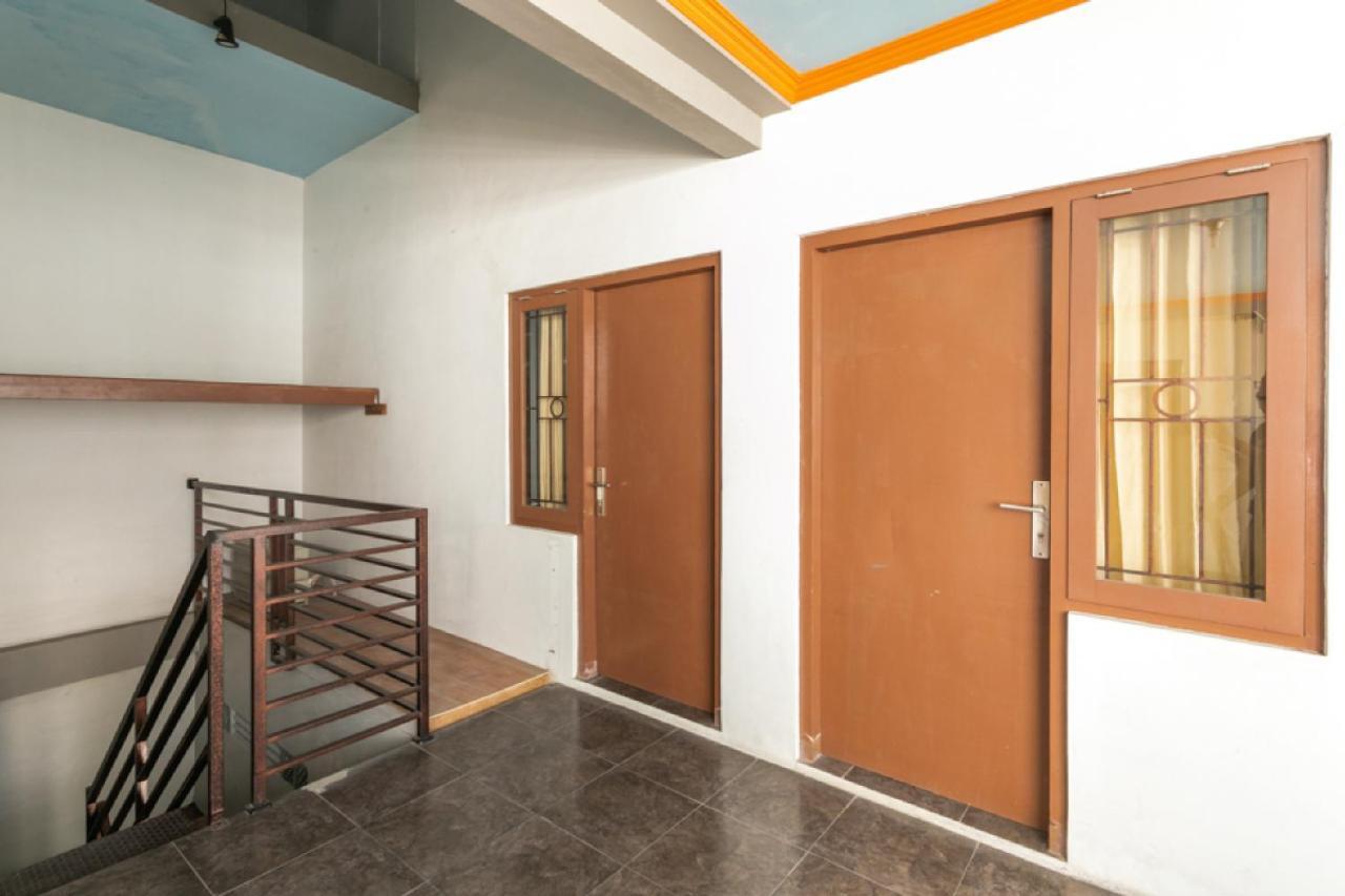 Reddoorz Syariah Near Stadion Manahan Solo 2 Buitenkant foto